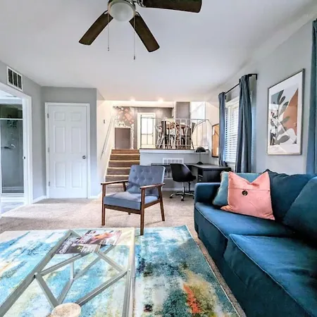 Spacious Home With Work Space, Firepit, Bbq Grill